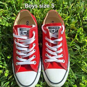 Kids converse size 5